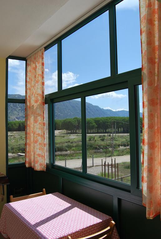 H And H Guesthouse Velipojë Zewnętrze zdjęcie