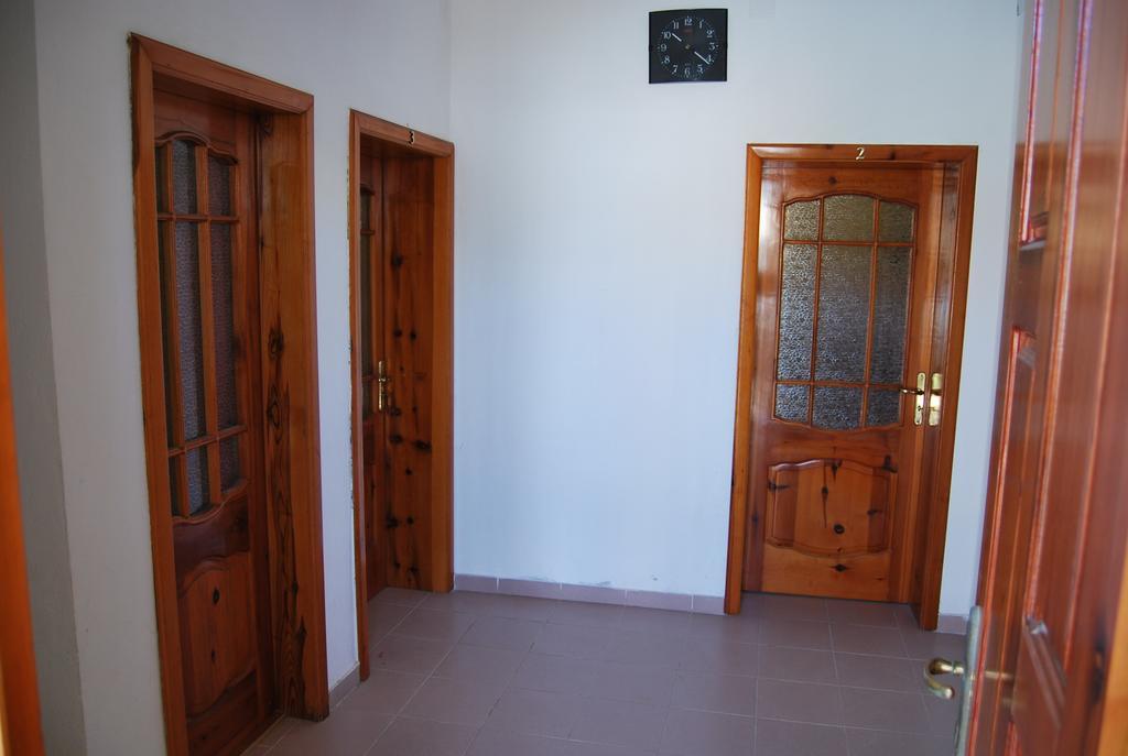 H And H Guesthouse Velipojë Zewnętrze zdjęcie