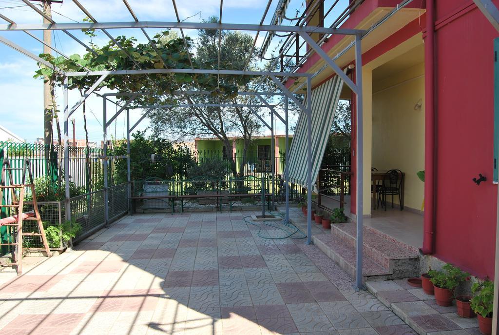 H And H Guesthouse Velipojë Zewnętrze zdjęcie