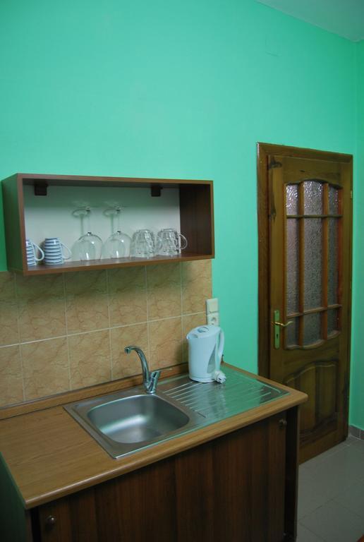 H And H Guesthouse Velipojë Zewnętrze zdjęcie