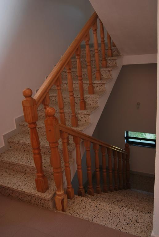 H And H Guesthouse Velipojë Zewnętrze zdjęcie